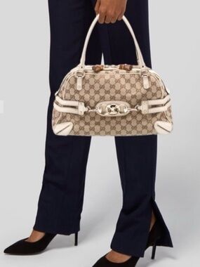 Gucci Beige Shoulder Bag with Gold Hardware